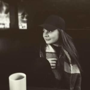 Meet your Posher, Olivia